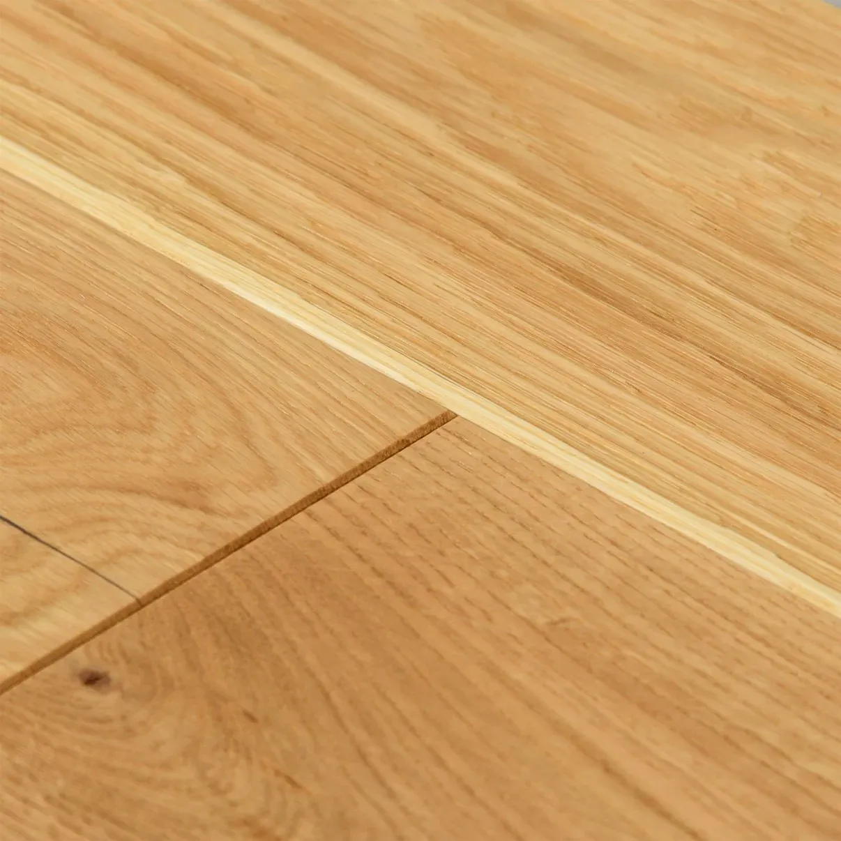 Classic Natural Oak Wooden FlooringClose
